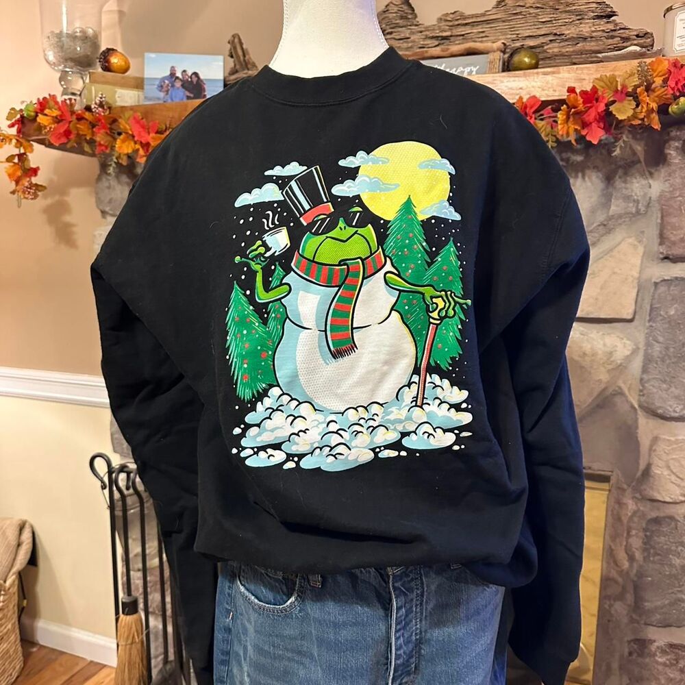 Boomerna Merch Gardens Holiday Themed Women's Black Sweatshirt